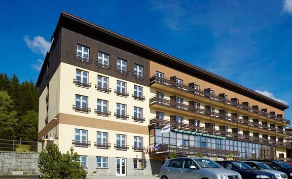 人員密集的生產(chǎn)加工車間，員工集體宿舍消防設